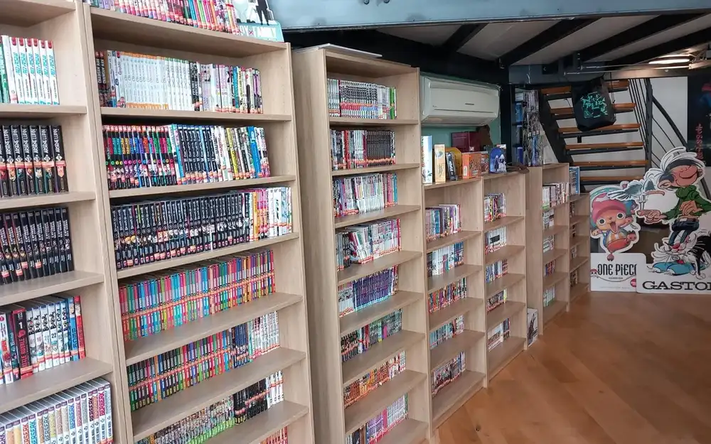 Devanture de Phenix Librairie Café